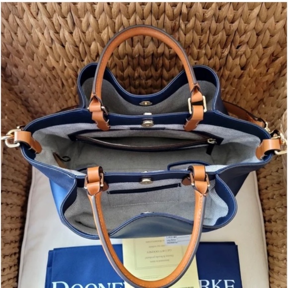 Purse - Picture 2 of 4